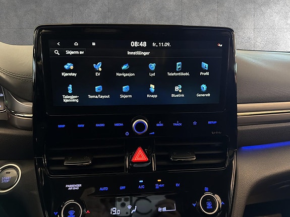 Hyundai IONIQ 18 of 20