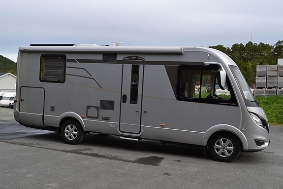Hymer B690MC 2 of 30