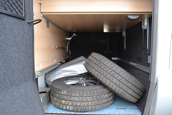 Hymer B690MC 16 of 30