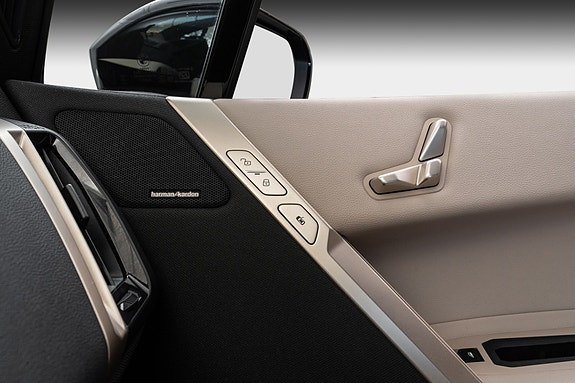 BMW iX 21 of 29