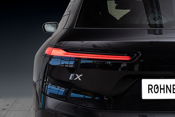 BMW iX 6 of 29