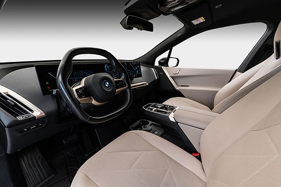 BMW iX 26 of 29