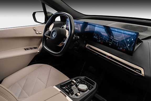BMW iX 28 of 29