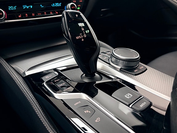 BMW 530e 17 of 28