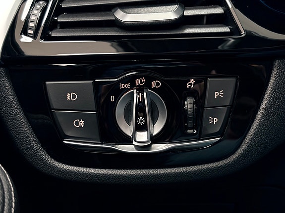 BMW 530e 19 of 28