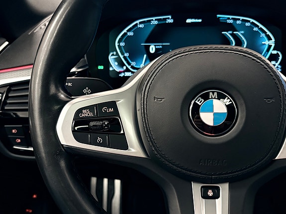 BMW 530e 14 of 28