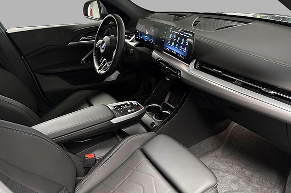 BMW iX2 13 of 15