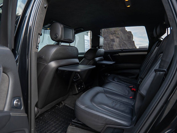 Audi Q7 30 of 30