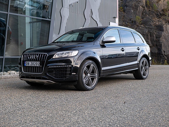 Audi Q7 2 of 30