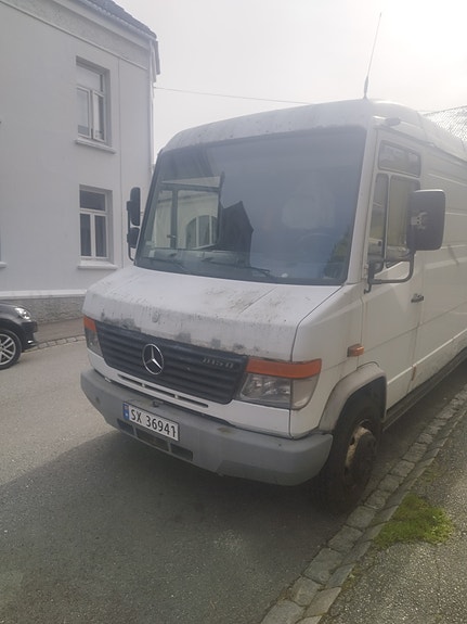 Mercedes-Benz 4 of 7