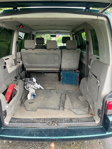 Volkswagen Caravelle 8 of 10