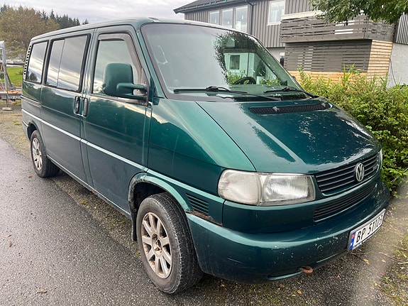 Volkswagen Caravelle 2 of 10
