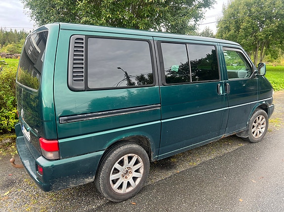 Volkswagen Caravelle 3 of 10
