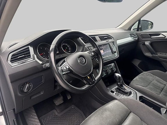 Volkswagen Tiguan 10 of 17