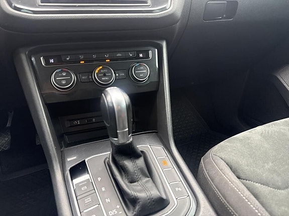 Volkswagen Tiguan 13 of 17