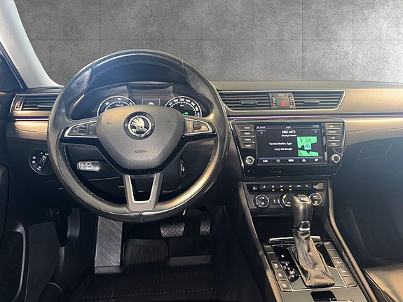 Skoda Superb 14 of 20