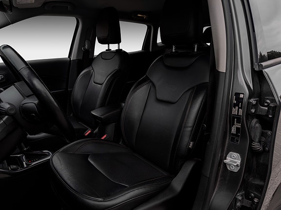 Jeep Compass 10 of 29