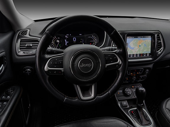 Jeep Compass 12 of 29