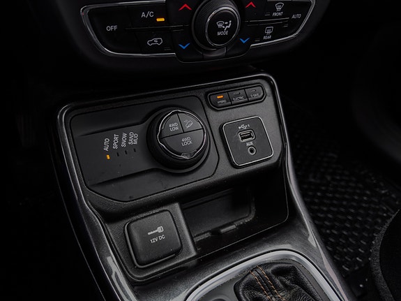 Jeep Compass 16 of 29