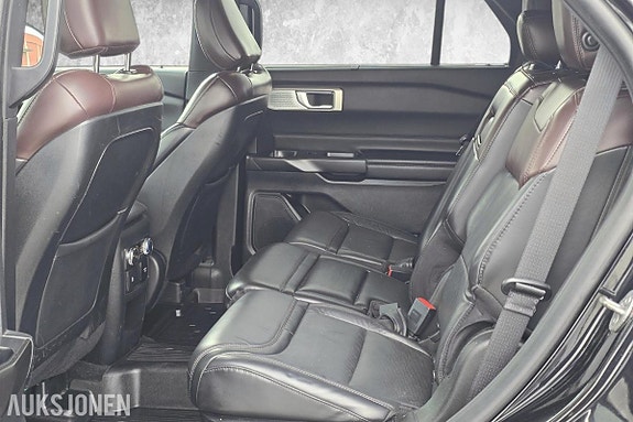 Ford Explorer 8 of 17