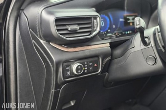 Ford Explorer 13 of 17