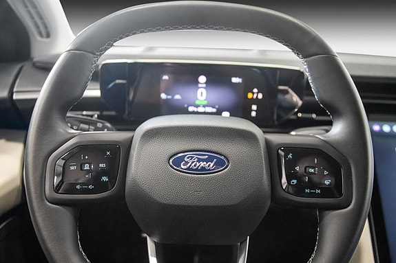 Ford Explorer 23 of 28