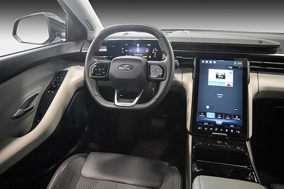 Ford Explorer 24 of 28