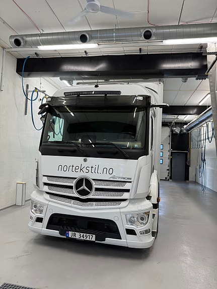 Mercedes-Benz Actros 2546 2 of 7