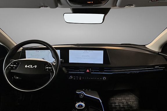 Kia EV6 12 of 16