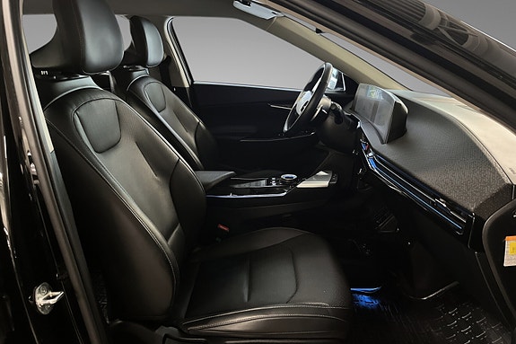 Kia EV6 10 of 16