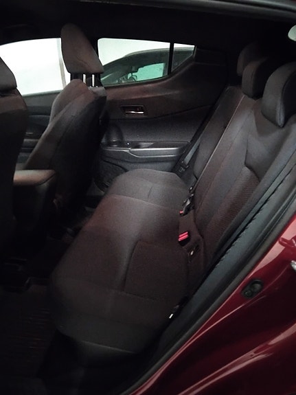 Toyota C-HR 8 of 12