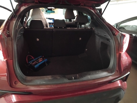 Toyota C-HR 12 of 12