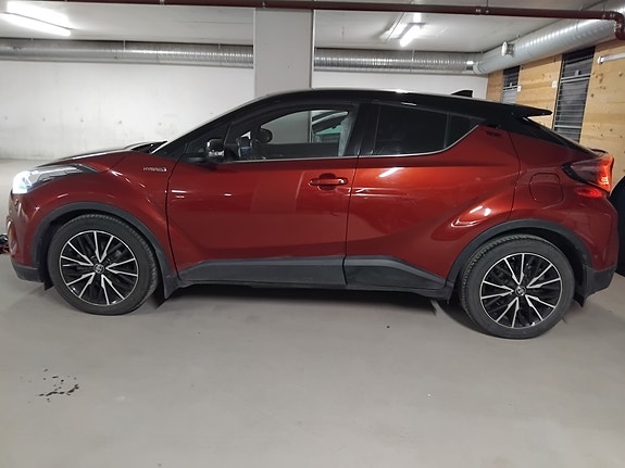 Toyota C-HR 10 of 12