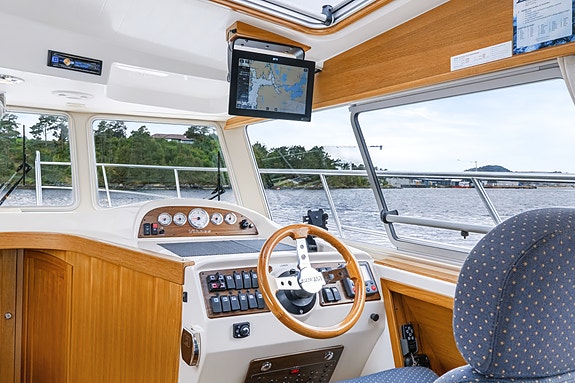 Viknes 1030 K3-369 HK, Ny Axiom 12",baug/hekkthruster,3 lugarer,aksling,Skipsreg 28 of 30