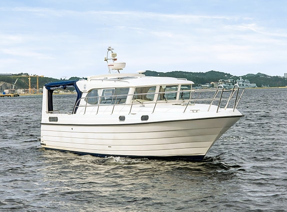 Viknes 1030 K3-369 HK, Ny Axiom 12",baug/hekkthruster,3 lugarer,aksling,Skipsreg 6 of 30