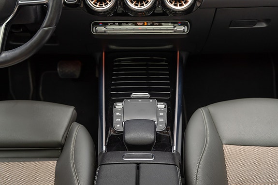 Mercedes-Benz EQA250 21 of 25