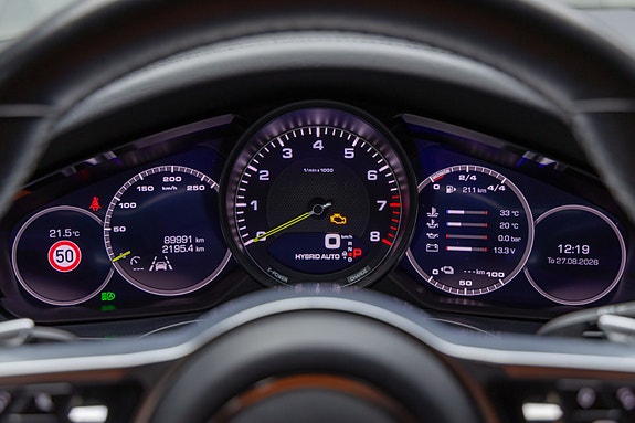 Porsche Cayenne 28 of 30