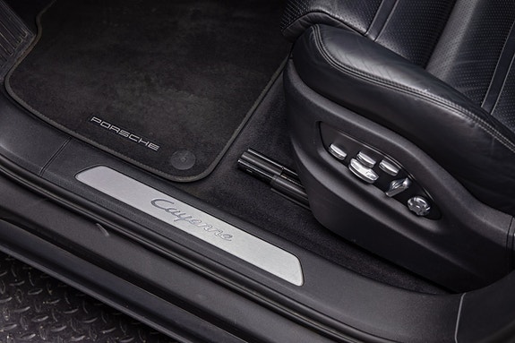 Porsche Cayenne 18 of 30