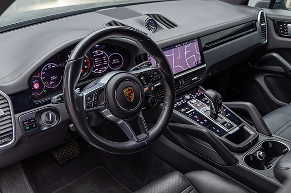 Porsche Cayenne 20 of 30