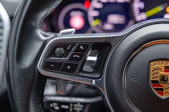 Porsche Cayenne 26 of 30