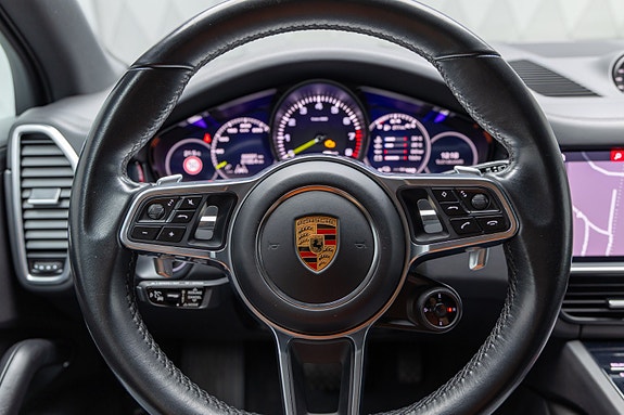 Porsche Cayenne 25 of 30