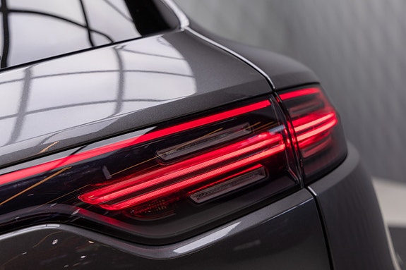 Porsche Cayenne 7 of 30