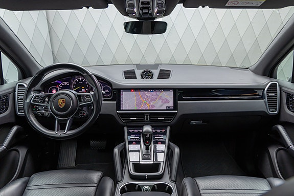 Porsche Cayenne 19 of 30