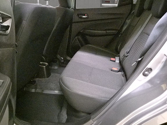 Suzuki Swift 25 of 26