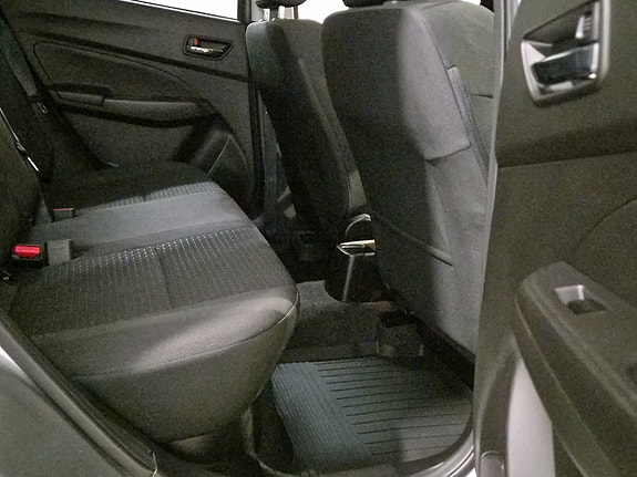 Suzuki Swift 23 of 26