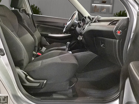 Suzuki Swift 13 of 26