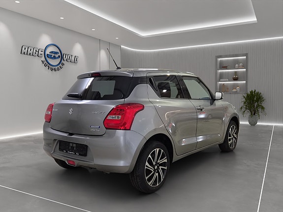 Suzuki Swift 8 of 26