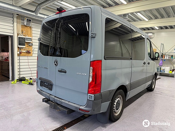 Mercedes-Benz Sprinter 5 of 10