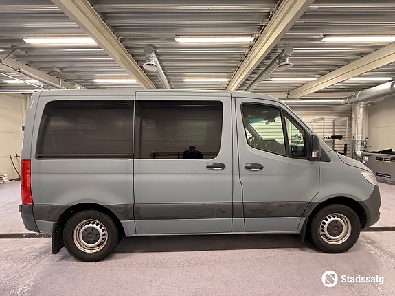 Mercedes-Benz Sprinter 4 of 10