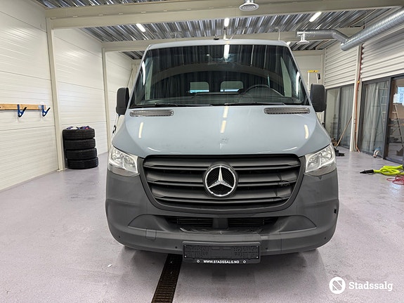 Mercedes-Benz Sprinter 2 of 10